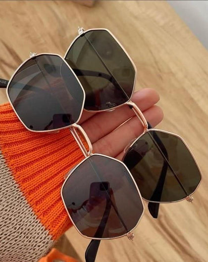 Suga Octagon Round Black Sunglass