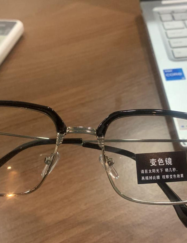 Fashionable LightSensitive Eyeglasses