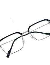 Fashionable LightSensitive Eyeglasses